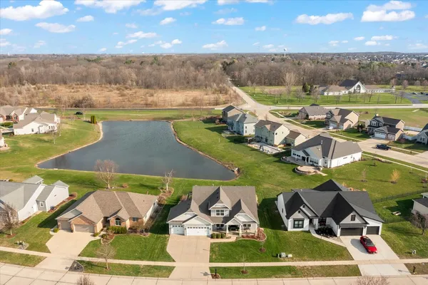 $685,000 | 1210 Farm Lake Drive, Mahomet, IL 61853