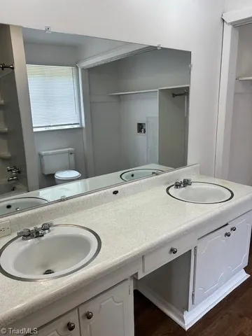 $1,600 | 1703 Walker Avenue, Greensboro, NC 27403