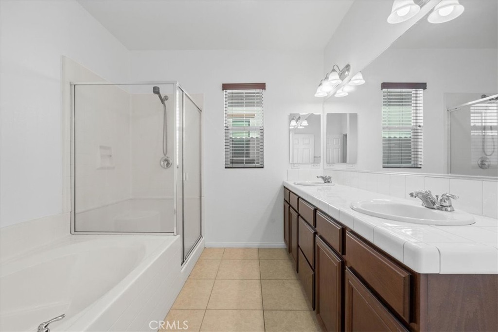 665 East Riverside Drive, Unit 3 Ontario, CA 91761 - Photo 5 of 19 Master Bathroom