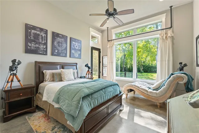 $899,999 | 2900 East Embers Court, Bryan, TX 77808