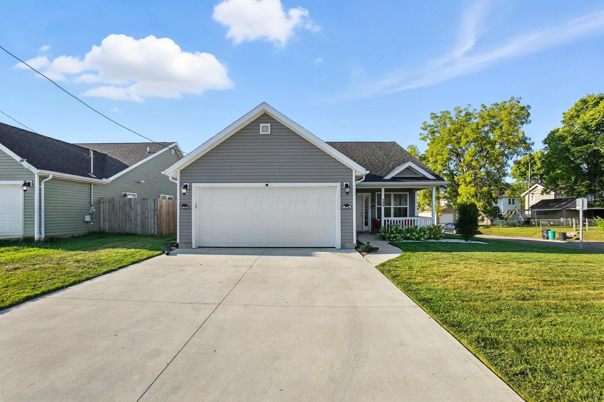 721 East McCreight Avenue Springfield, OH 45503 - Photo 2 of 28 Exterior Front