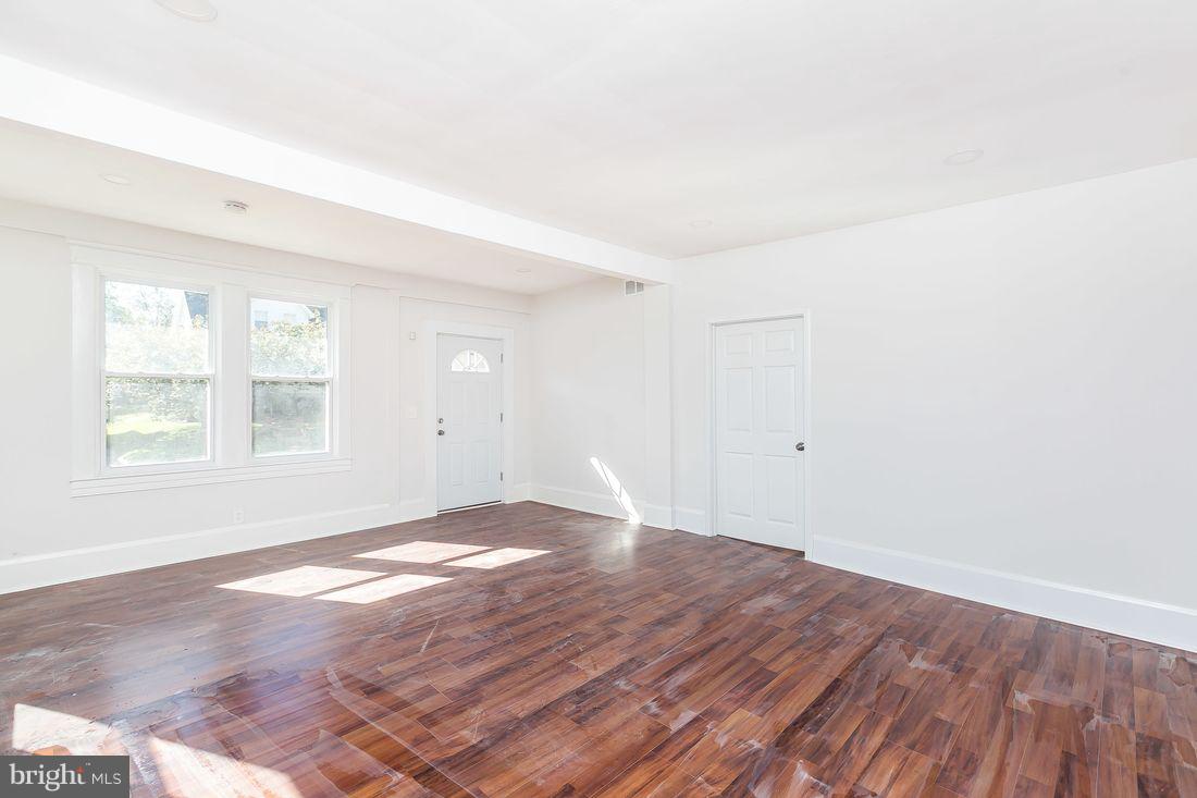 4422 Raspe Avenue Baltimore, MD 21206 - Photo 4 of 31 Living Room/Master Suite Entrance