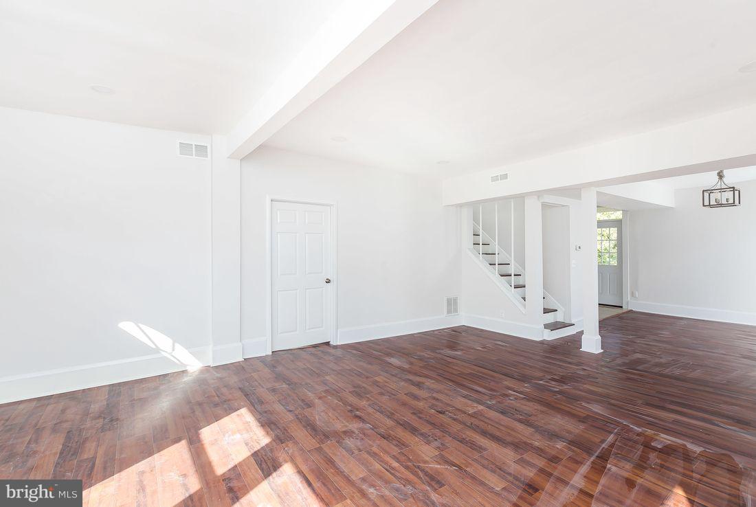 4422 Raspe Avenue Baltimore, MD 21206 - Photo 5 of 31 Living Room/Master Suite Entrance
