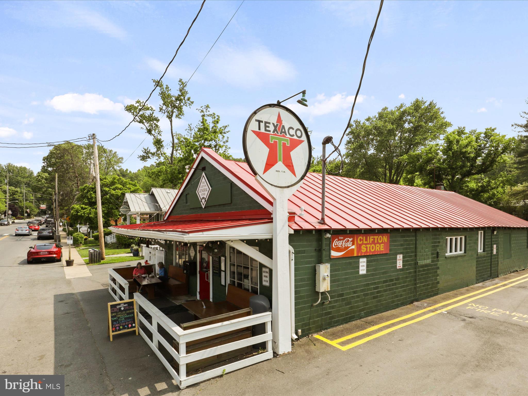 12848 Redbird Ridge Clifton, VA 20124 - Photo 66 of 76 Main Street Pub