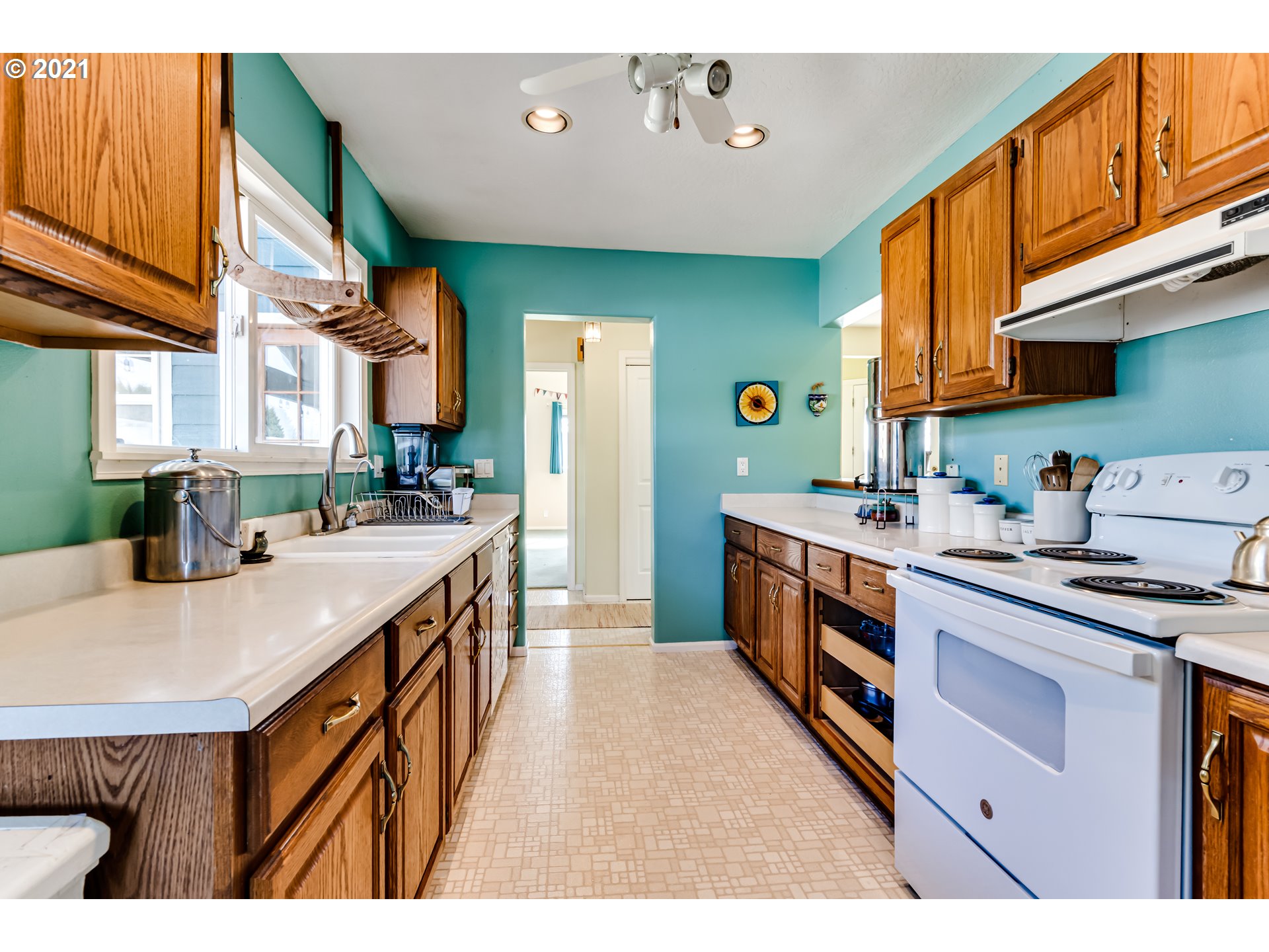 24539 Vaughn Road Veneta, OR 97487 - Photo 11 of 32 Gallery Image 11