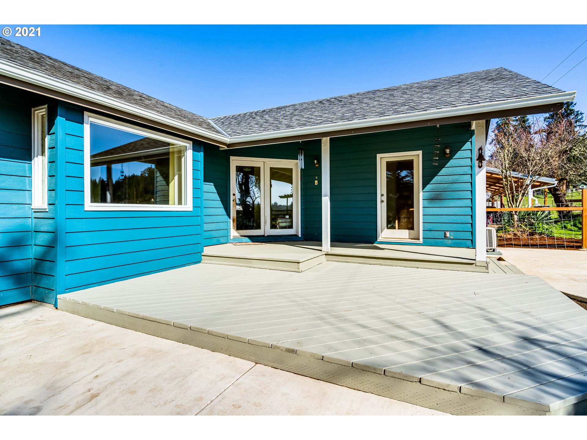 24539 Vaughn Road Veneta, OR 97487 - Photo 4 of 32 Gallery Image 4