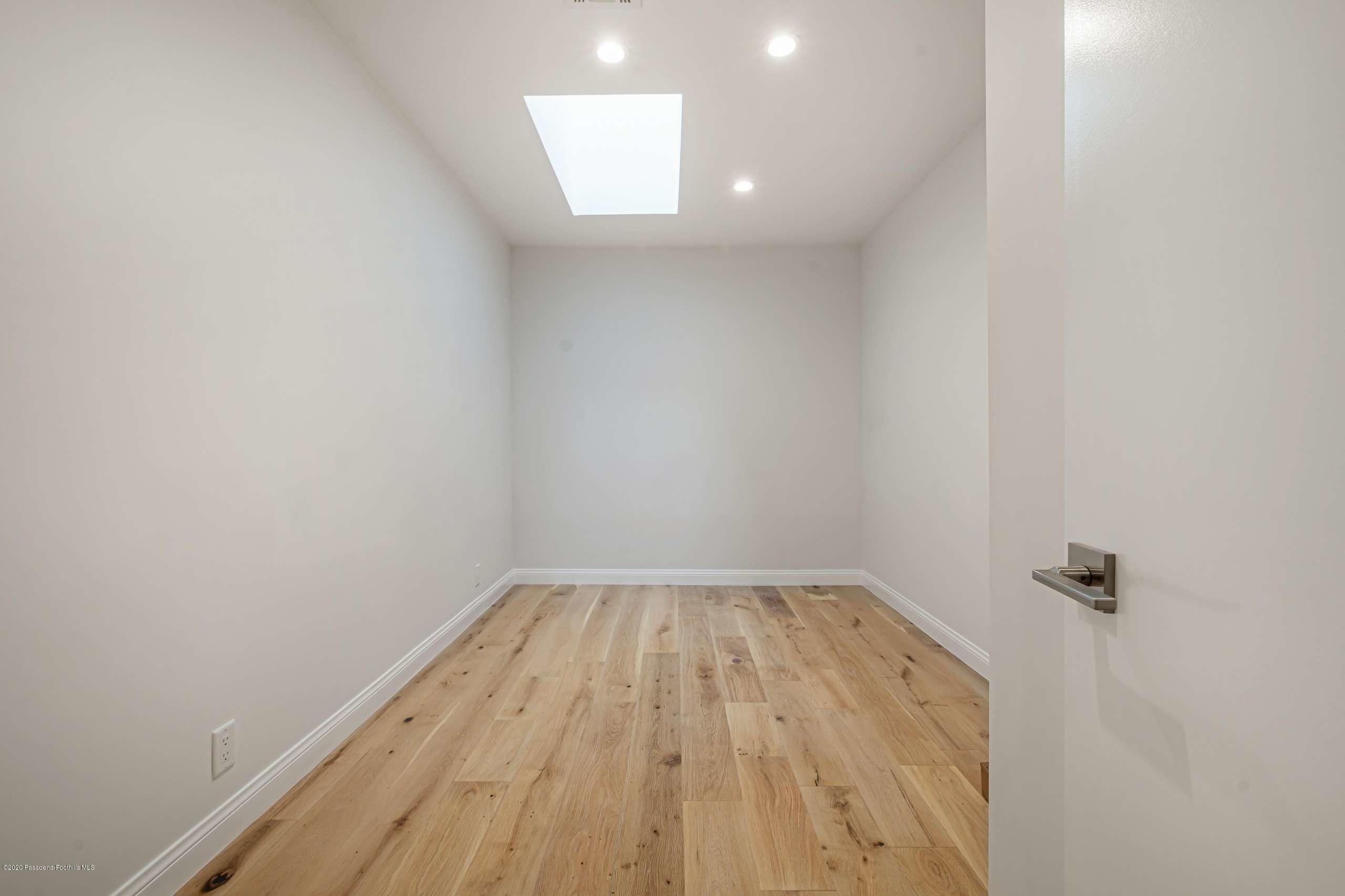 3590 Fairmeade Road Pasadena, CA 91107 - Photo 40 of 45 a view of room with a window