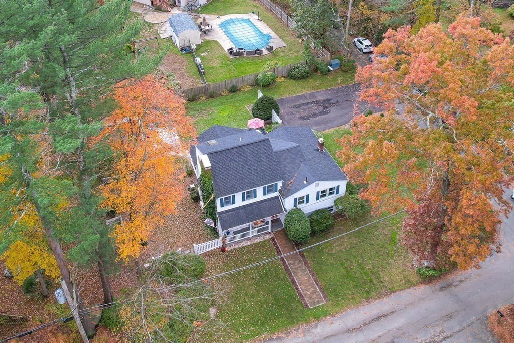 18 Lee Road North Reading, MA 01864 - Photo 1 of 39 Gallery Image 1