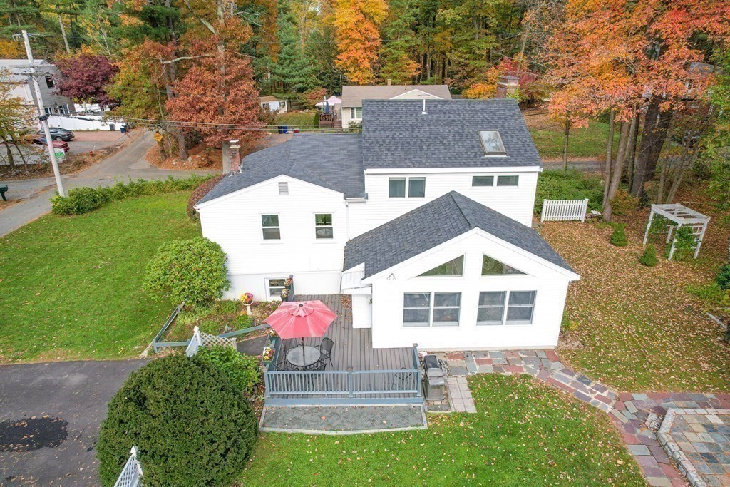 18 Lee Road North Reading, MA 01864 - Photo 2 of 39 Gallery Image 2