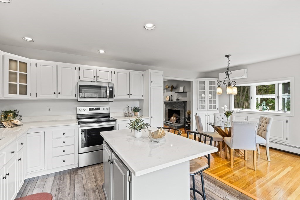 18 Lee Road North Reading, MA 01864 - Photo 6 of 39 Gallery Image 6