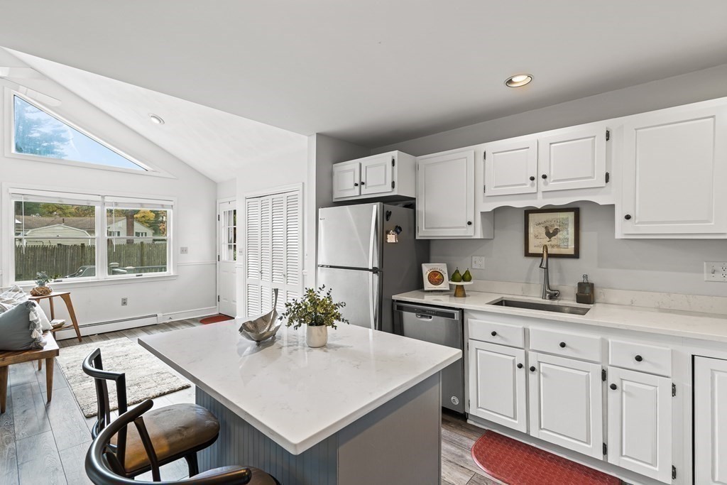 18 Lee Road North Reading, MA 01864 - Photo 8 of 39 Gallery Image 8