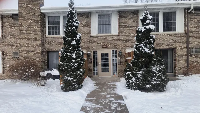 $129,900 | 4630 Cedar Lake Road South, Unit 2, Minneapolis, MN 55416