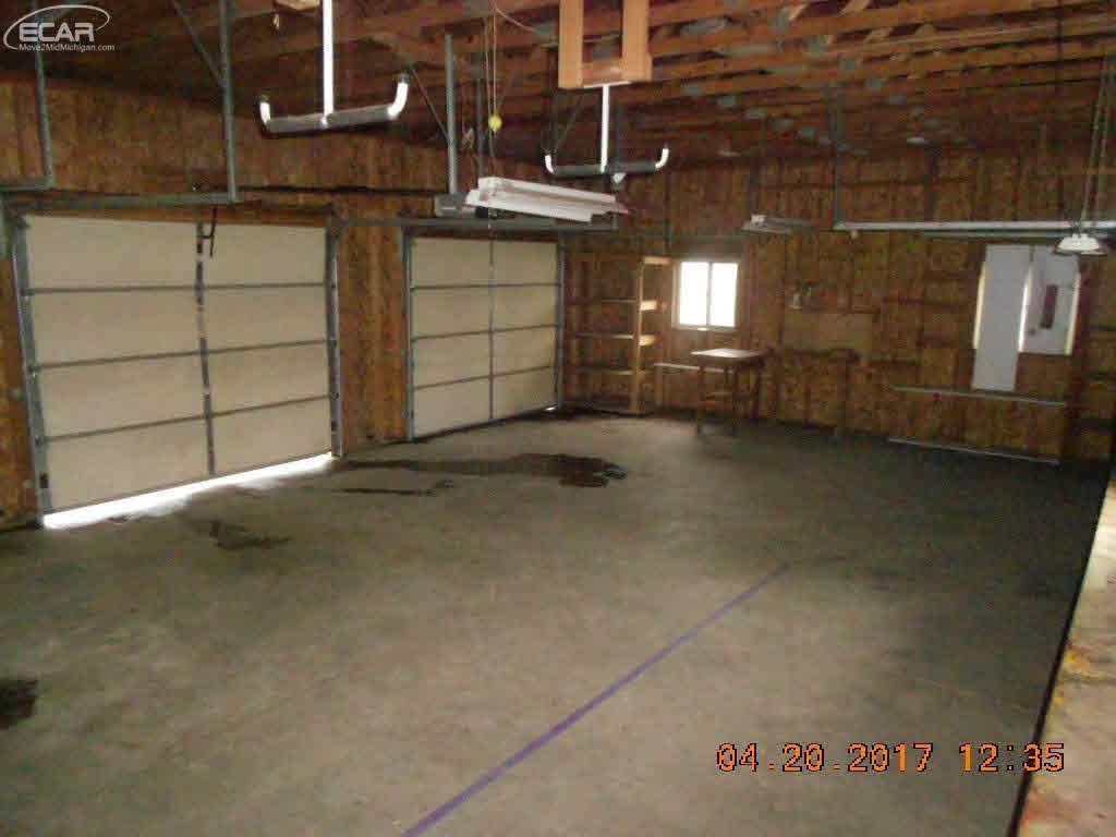 6551 Pattison Road Mayville, MI 48744 - Photo 4 of 20 21288979-3.JPG