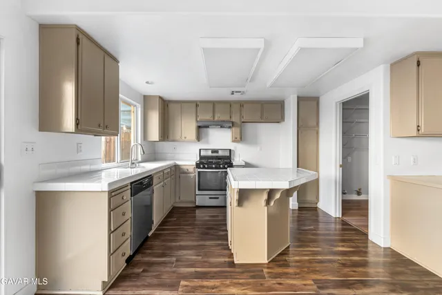 $410,000 | 125 Gaitano Drive, Palmdale, CA 93550