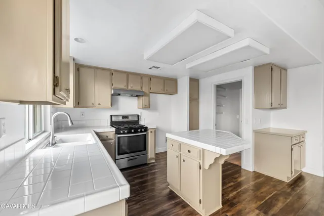 $410,000 | 125 Gaitano Drive, Palmdale, CA 93550