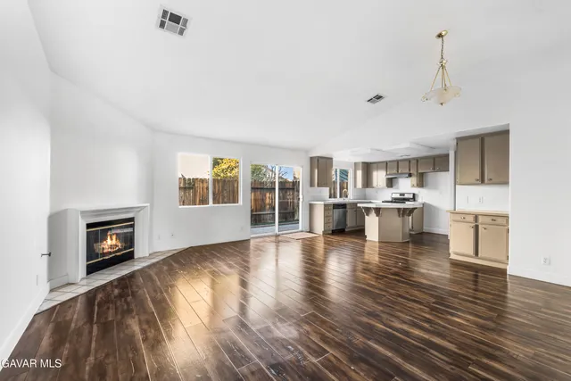 $410,000 | 125 Gaitano Drive, Palmdale, CA 93550