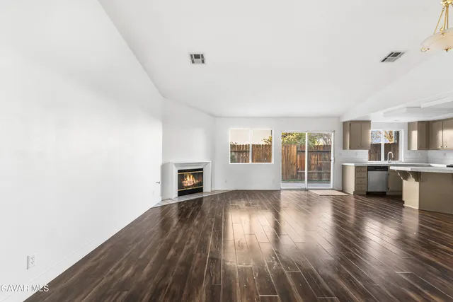 $410,000 | 125 Gaitano Drive, Palmdale, CA 93550