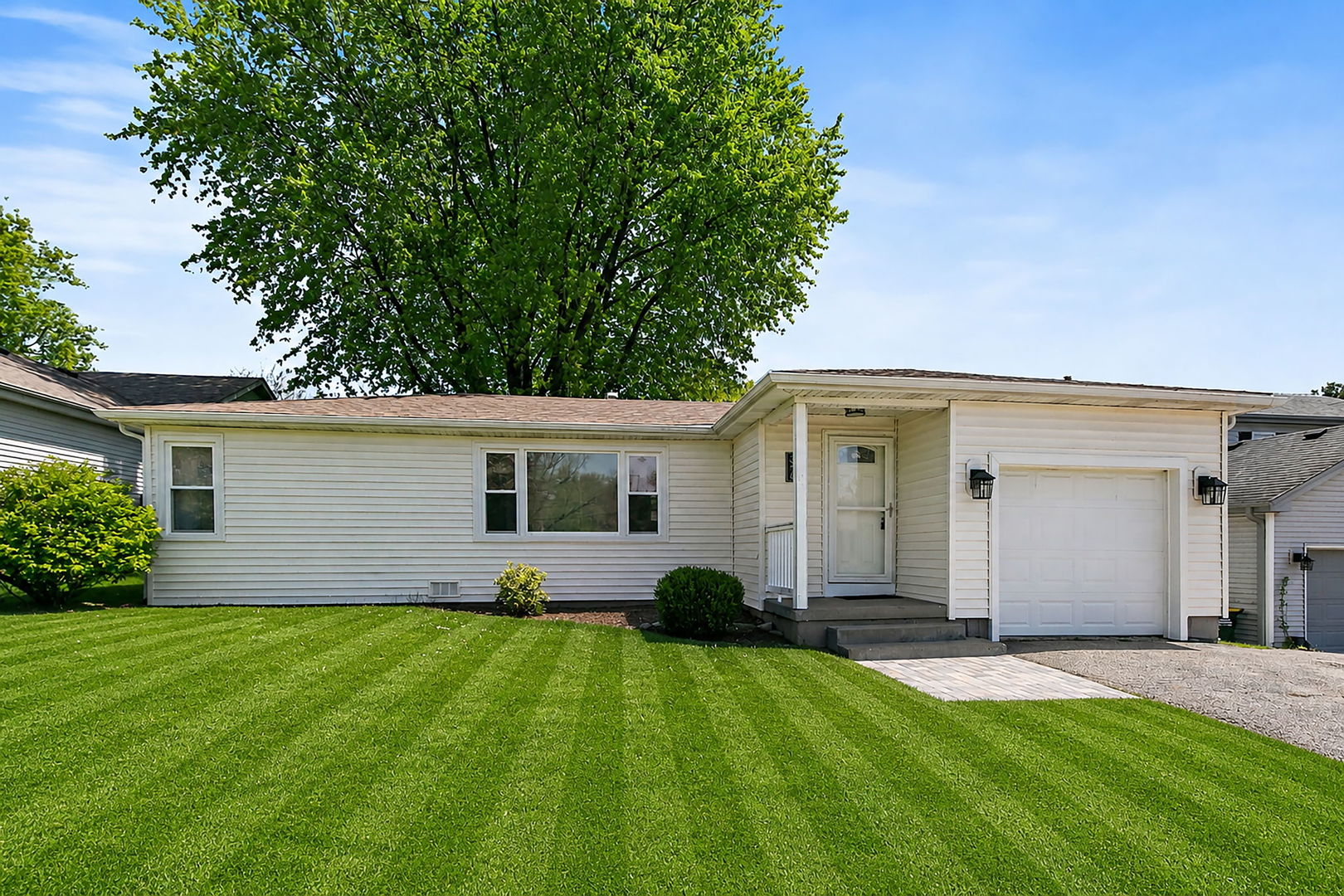 378 Council Trail Lake In The Hills, IL 60156 - Photo 1 of 27