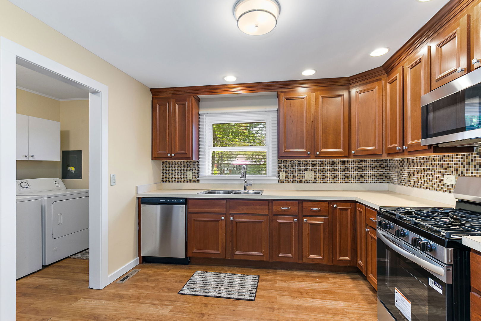 378 Council Trail Lake In The Hills, IL 60156 - Photo 5 of 27