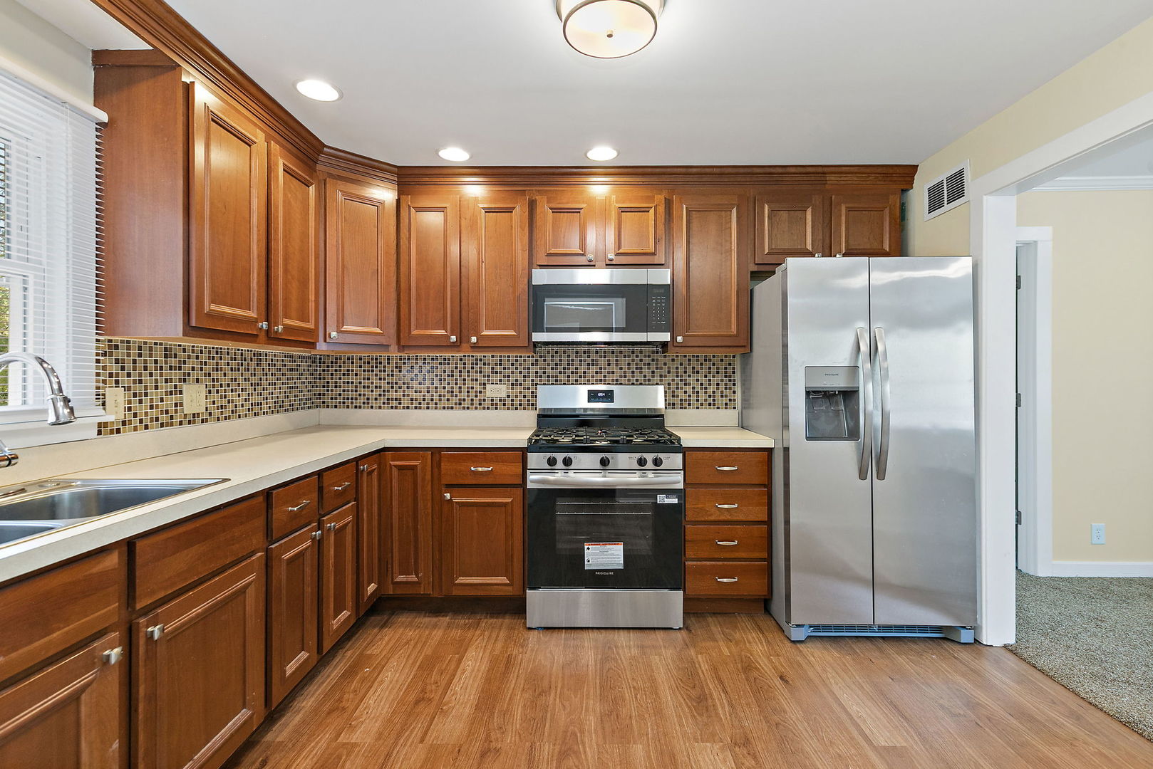 378 Council Trail Lake In The Hills, IL 60156 - Photo 6 of 27