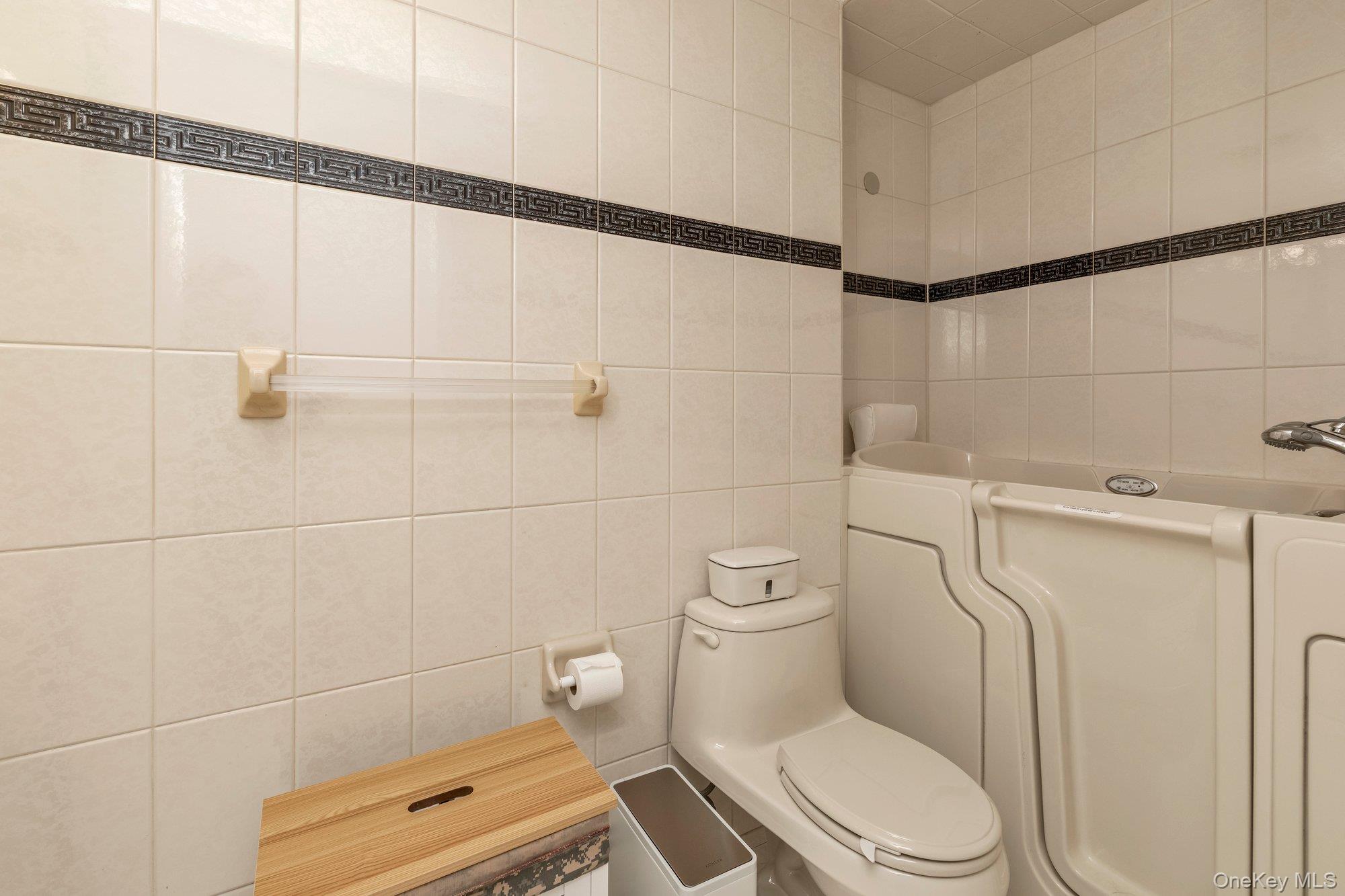 15405 Riverside Drive, Unit 12B Queens, NY 11357 - Photo 18 of 18