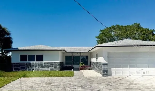 $1,800,000 | 584 Crystal Drive, Madeira Beach, FL 33708