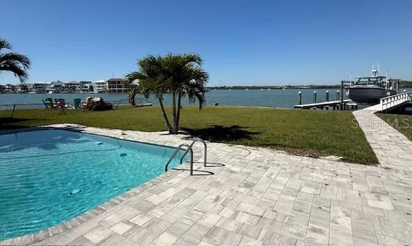 $1,800,000 | 584 Crystal Drive, Madeira Beach, FL 33708