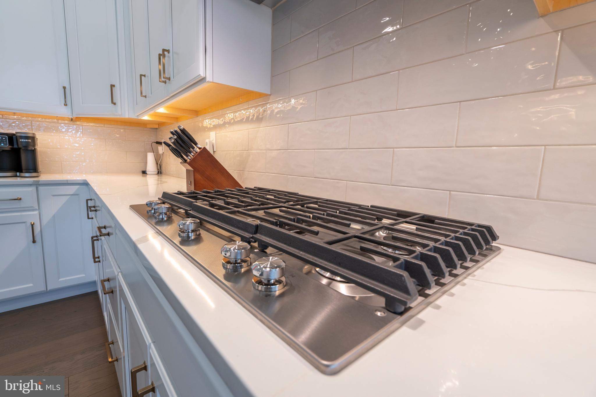 203 Gerry Way Ambler, PA 19002 - Photo 10 of 74 Gas Cooktop