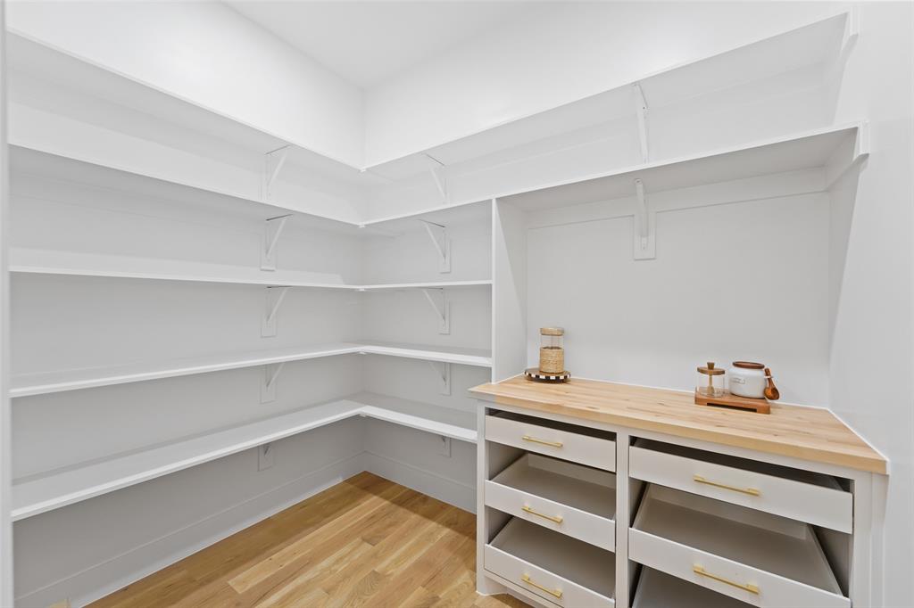 1000 Bluebonnet Ridge Weatherford, TX 76087 - Photo 9 of 39