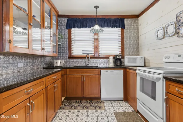 $685,000 | 56 Henry Street, Saratoga Springs, NY 12866