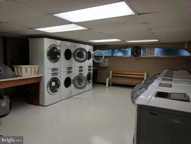 $2,000 | 922 24th Street Northwest, Unit 817, Washington, DC 20037