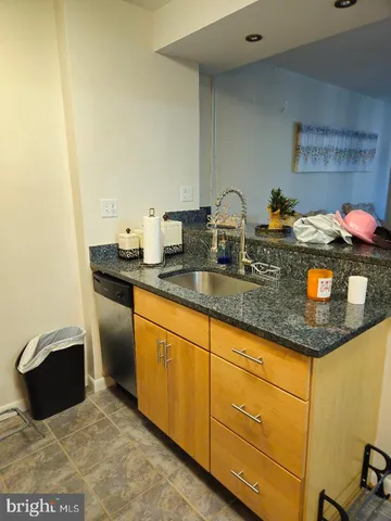 $2,000 | 922 24th Street Northwest, Unit 817, Washington, DC 20037