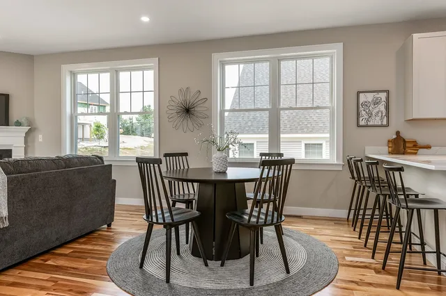 $819,900 | 28 The Cliffs, Unit 28, Auburn, NH 03032