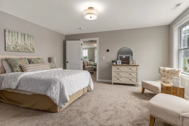 $819,900 | 28 The Cliffs, Unit 28, Auburn, NH 03032