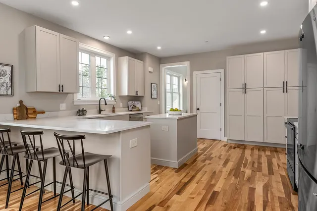 $819,900 | 28 The Cliffs, Unit 28, Auburn, NH 03032