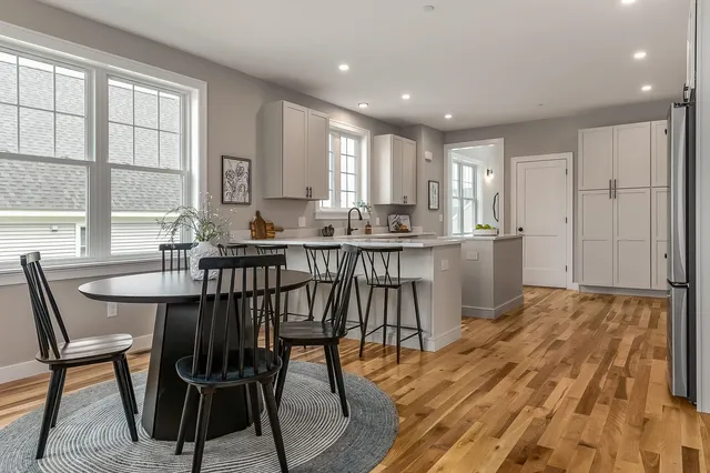 $819,900 | 28 The Cliffs, Unit 28, Auburn, NH 03032