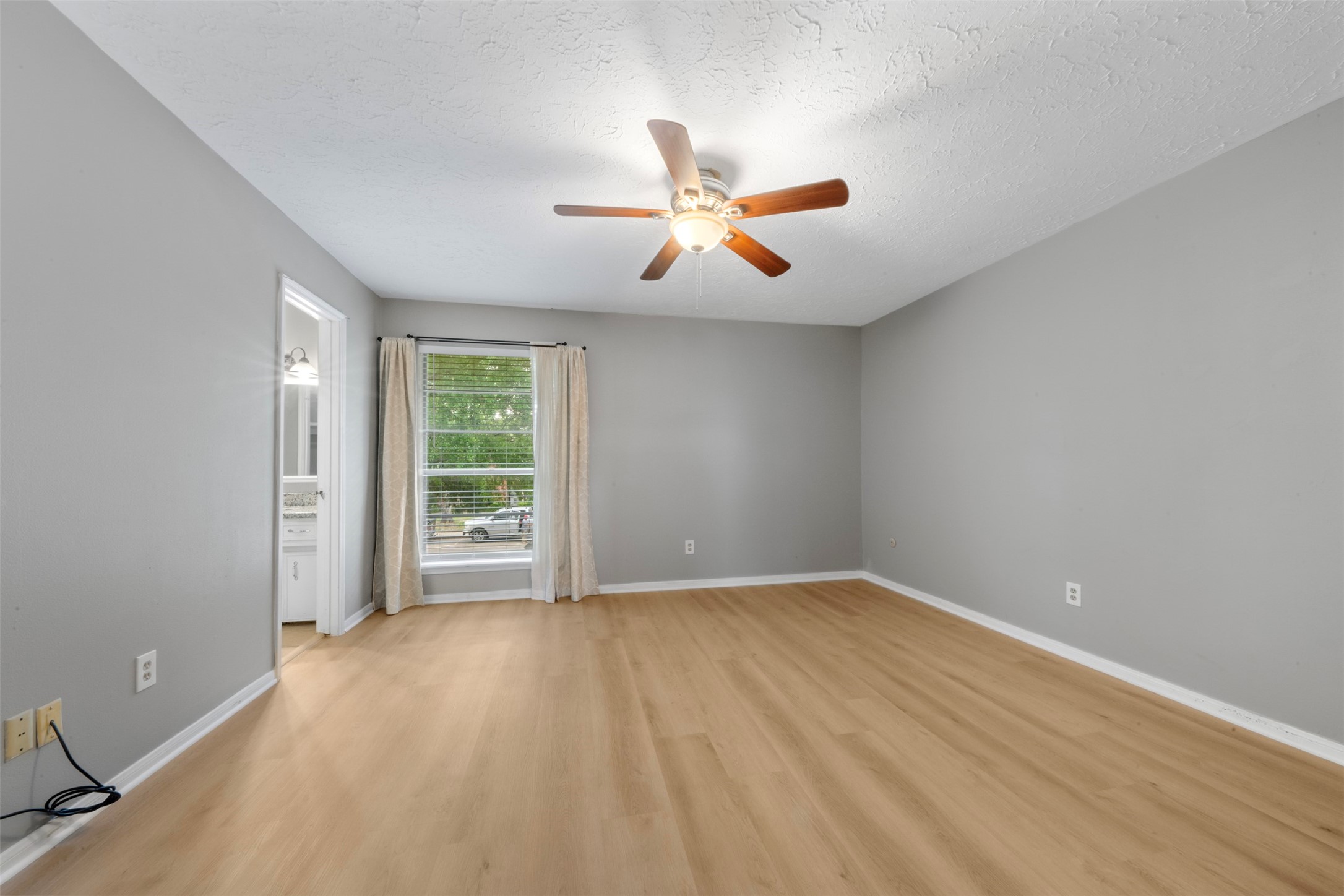 11610 South Kirkwood Road Houston, TX 77477 - Photo 15 of 25 Primary Bedroom