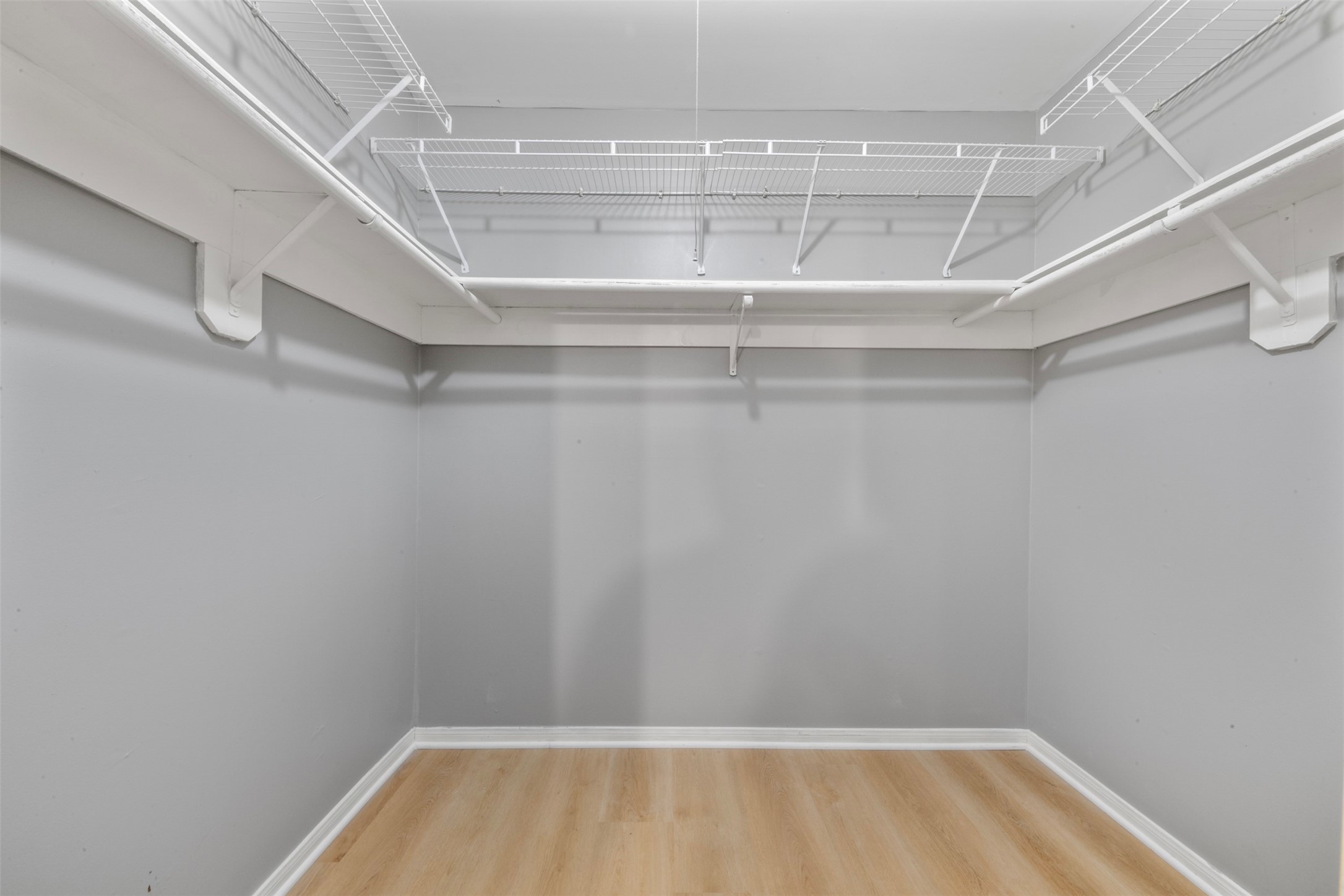 11610 South Kirkwood Road Houston, TX 77477 - Photo 17 of 25 Walk in Closet