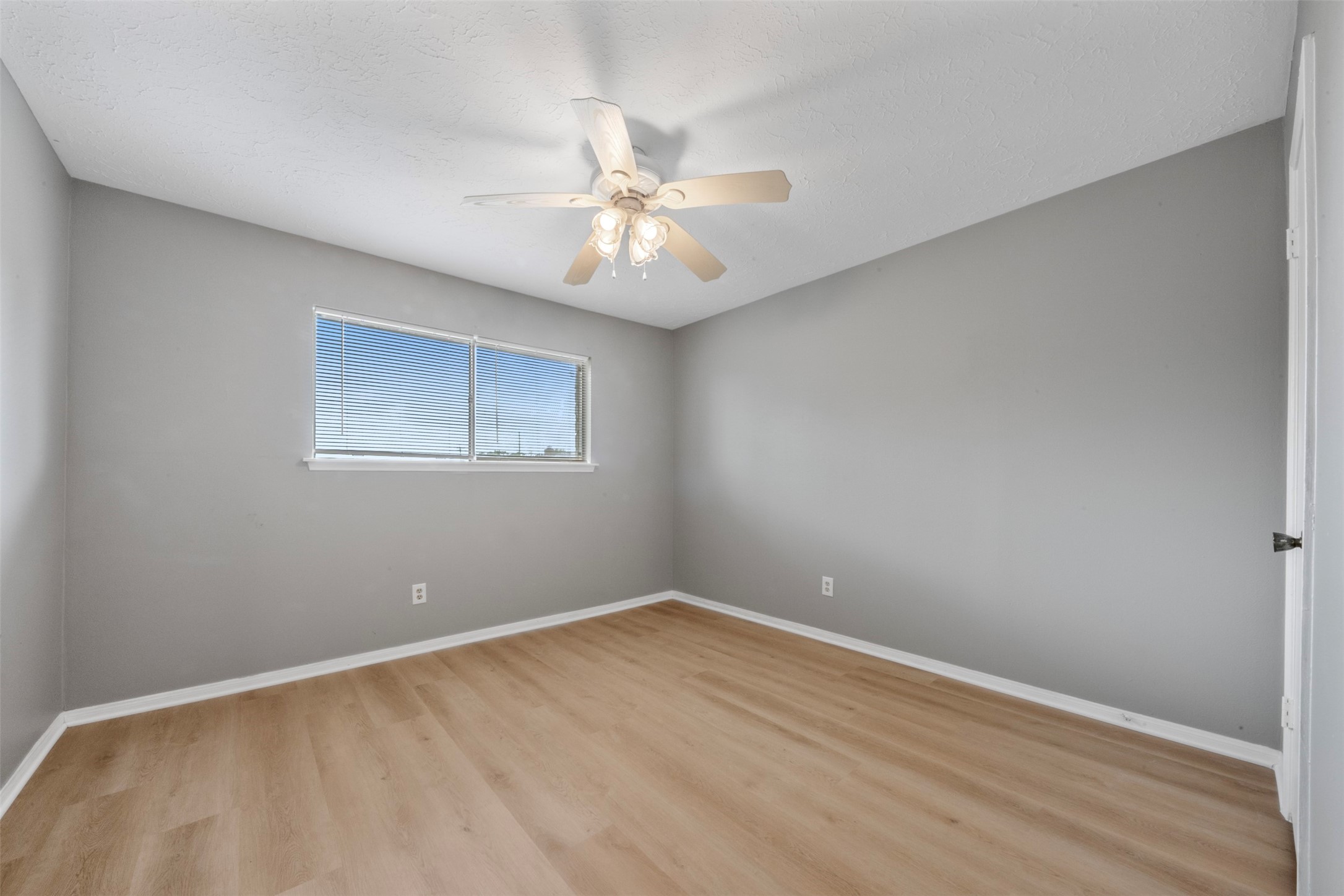 11610 South Kirkwood Road Houston, TX 77477 - Photo 19 of 25 Bedroom 2