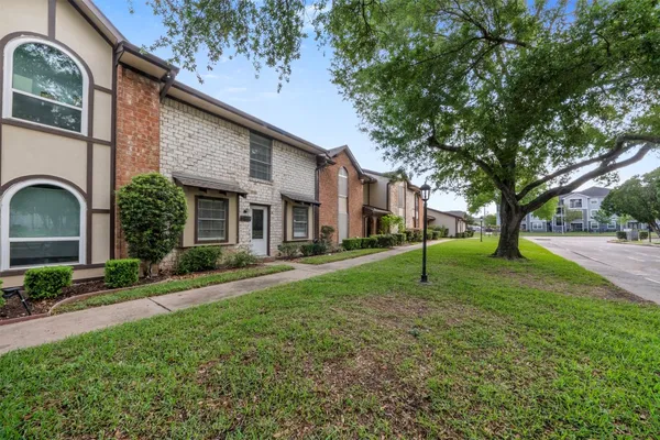 $1,725 | 11610 South Kirkwood Road, Houston, TX 77477