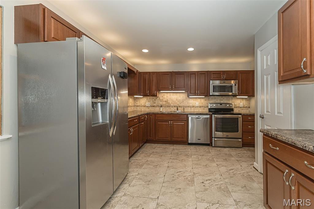 11716 Minot Drive Bridgeton, MO 63044 - Photo 13 of 59