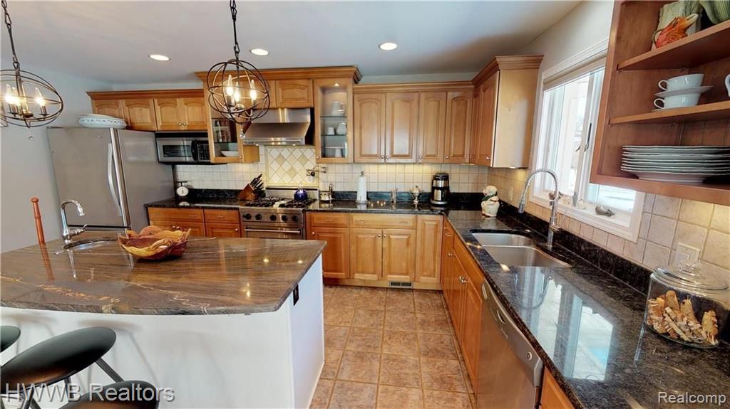 390 East Maryknoll Road Rochester Hills, MI 48309 - Photo 6 of 38