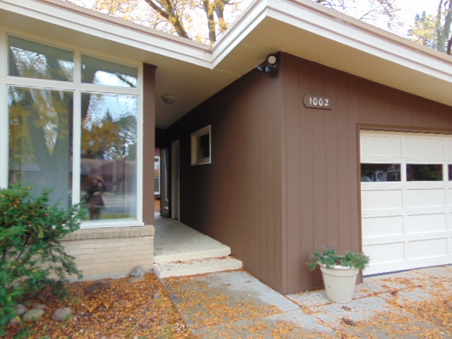 1002 Falkirk Road Alma, MI 48801 - Photo 2 of 32 1882018-1.JPG