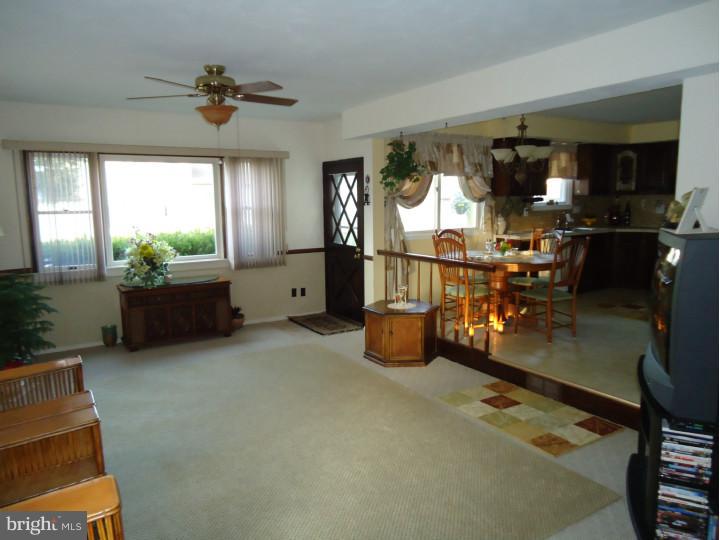 613 Warwick Road Fairless Hills, PA 19030 - Photo 13 of 25 Family Room