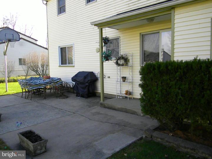 613 Warwick Road Fairless Hills, PA 19030 - Photo 4 of 25 Exterior Back