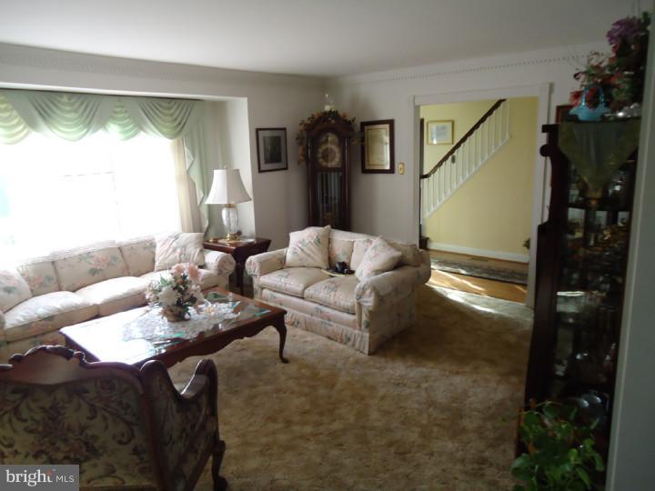 613 Warwick Road Fairless Hills, PA 19030 - Photo 7 of 25 Living Room