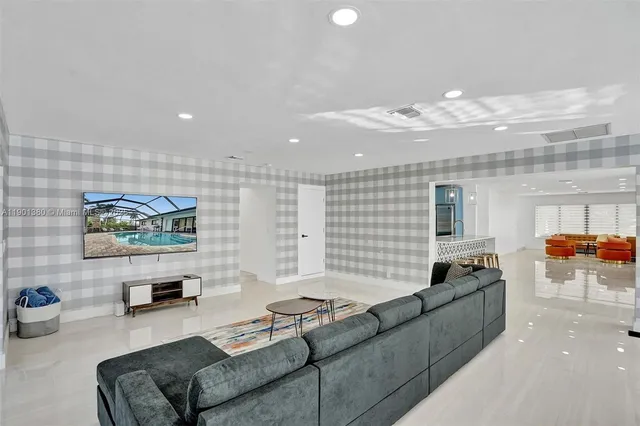 $1,995,000 | 1141 North North Lake Drive, Hollywood, FL 33019