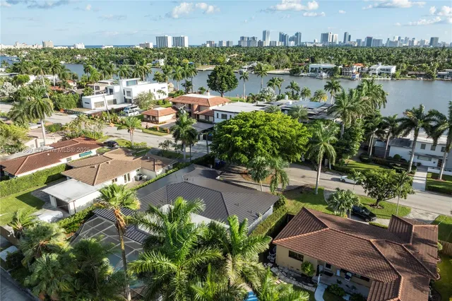 $1,995,000 | 1141 North North Lake Drive, Hollywood, FL 33019