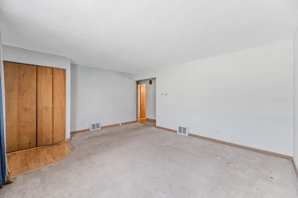 $169,900 | 17714 Burnham Avenue, Lansing, IL 60438
