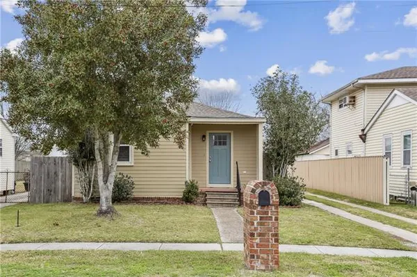 $215,000 | 2708 Tournefort Street, Chalmette, LA 70043